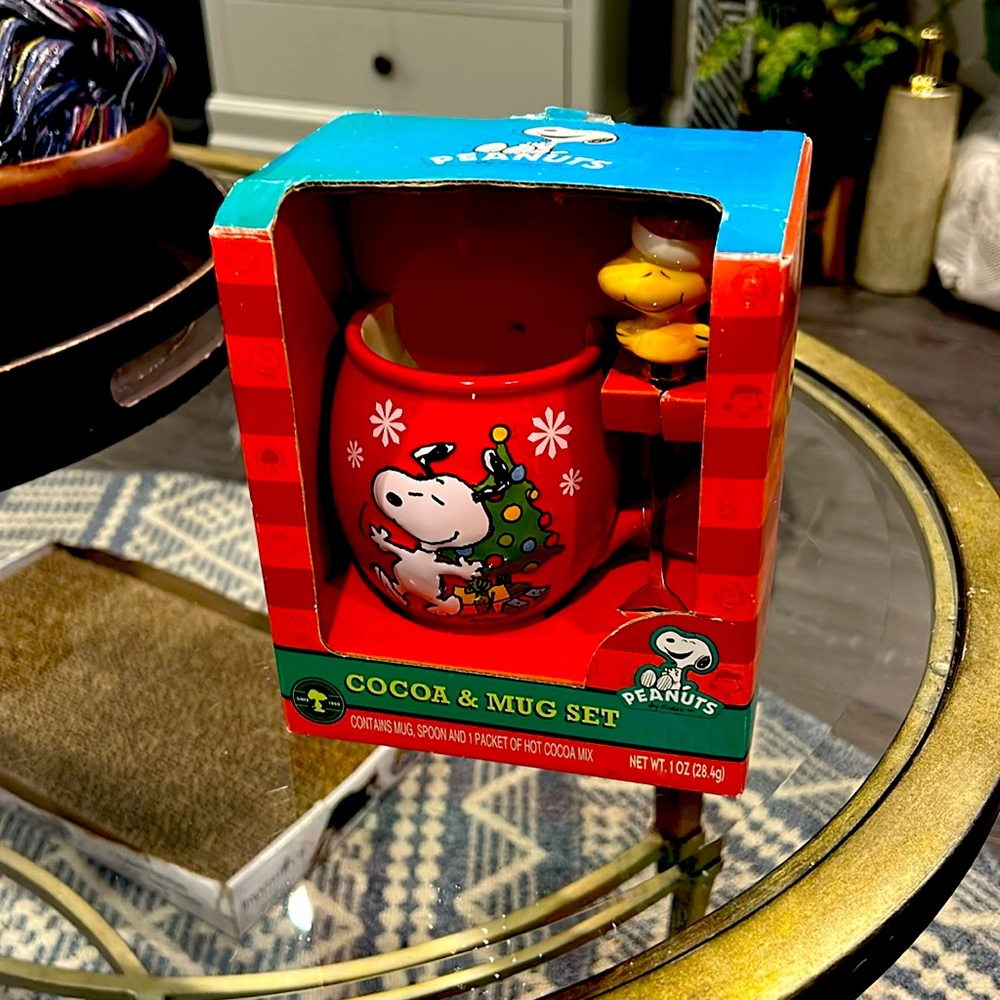 Cute Peanuts Snoopy Mug & Woodstock Spoon Ceramic 2014. The Cocoa included.